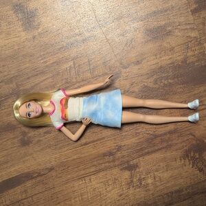 2013 Mattel Travel Barbie, Authentic Barbie In Excellent Conditon